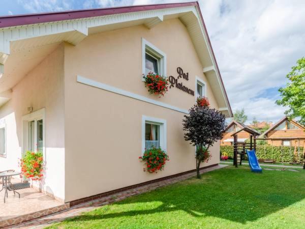 Pod Platanem Hotel Rowy  Exterior photo