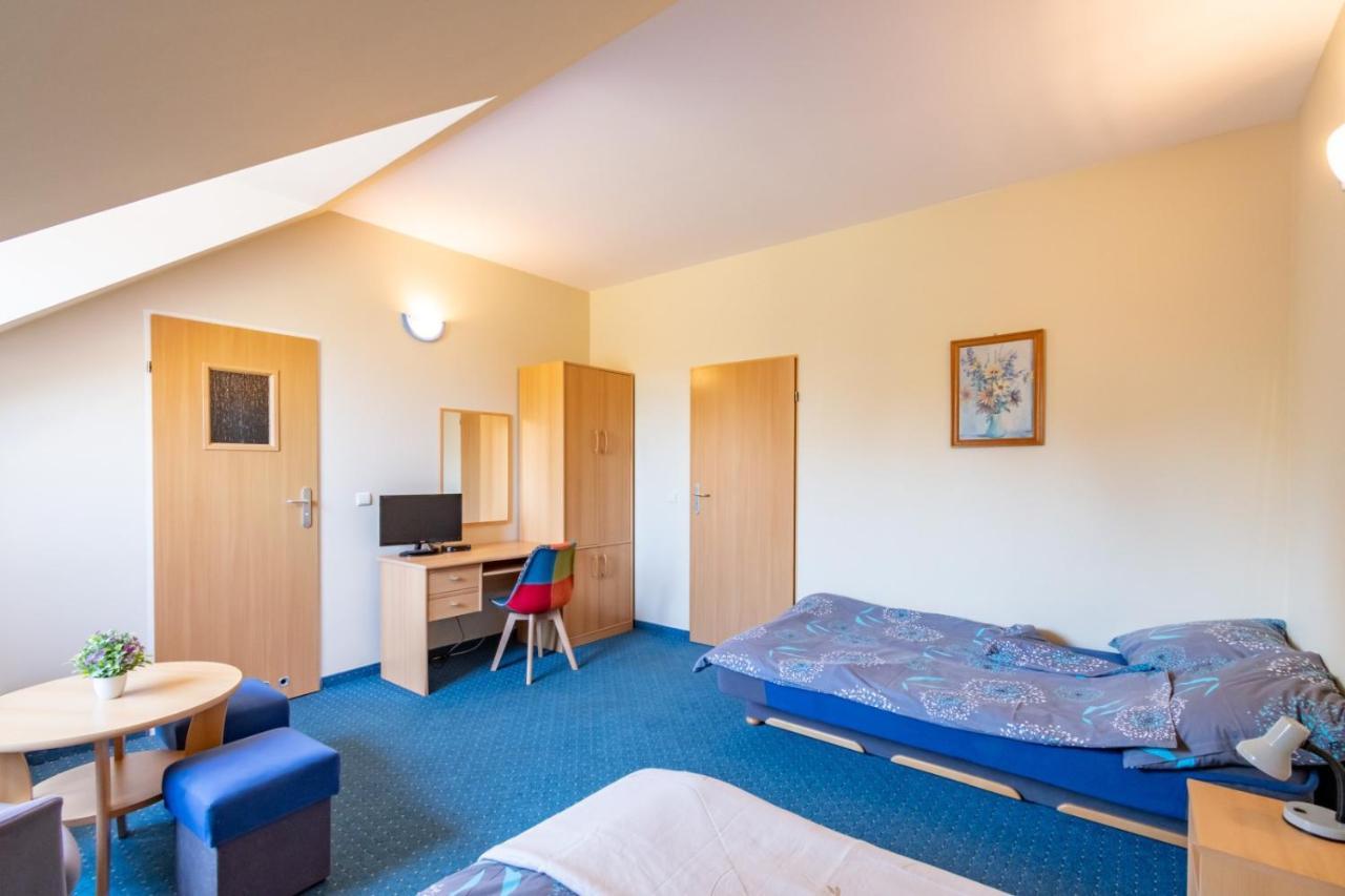 Pod Platanem Hotel Rowy  Exterior photo